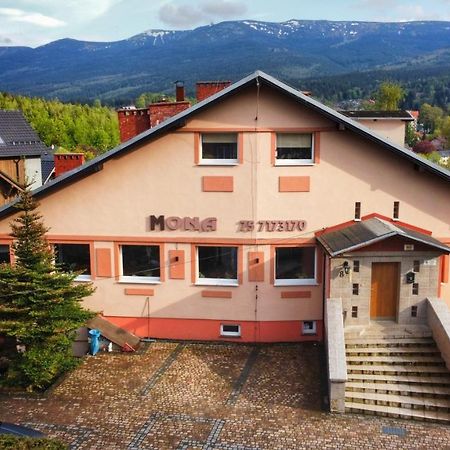 Willa Mona Bed & Breakfast ชกลาร์สกา ปอเรมบา ภายนอก รูปภาพ