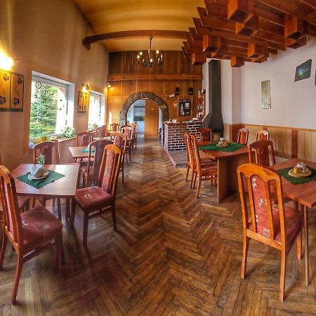 Willa Mona Bed & Breakfast ชกลาร์สกา ปอเรมบา ภายนอก รูปภาพ