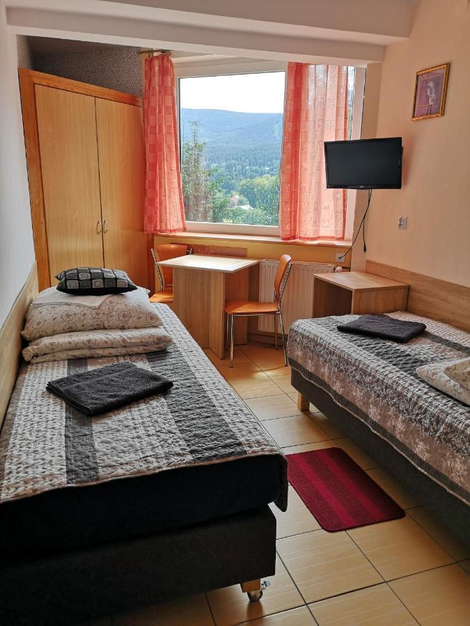 Willa Mona Bed & Breakfast ชกลาร์สกา ปอเรมบา ภายนอก รูปภาพ