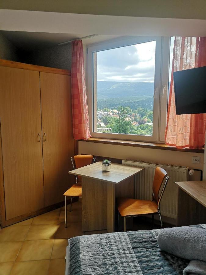 Willa Mona Bed & Breakfast ชกลาร์สกา ปอเรมบา ภายนอก รูปภาพ