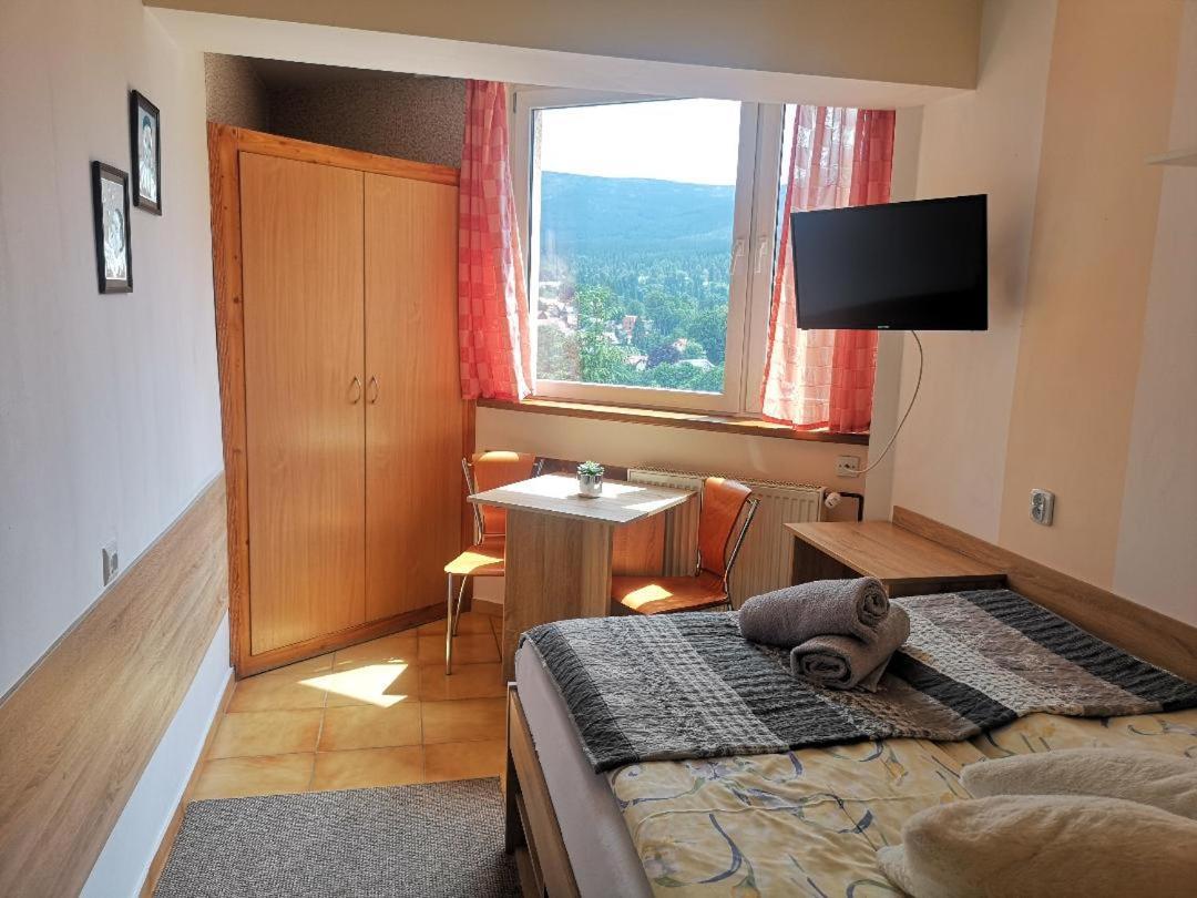 Willa Mona Bed & Breakfast ชกลาร์สกา ปอเรมบา ภายนอก รูปภาพ