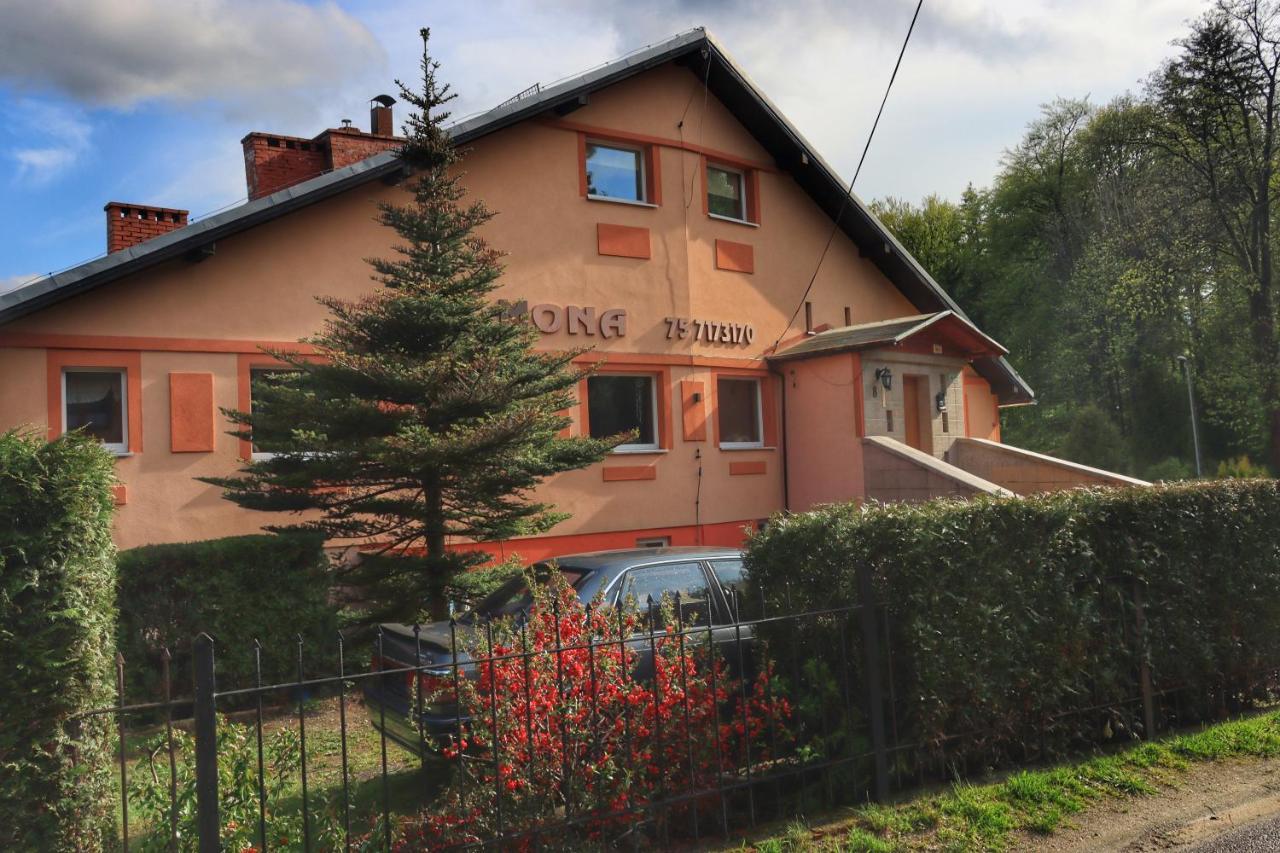 Willa Mona Bed & Breakfast ชกลาร์สกา ปอเรมบา ภายนอก รูปภาพ