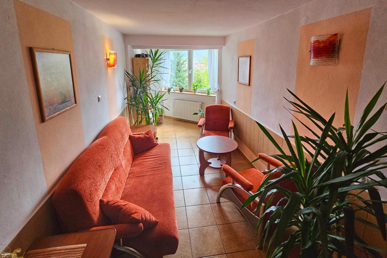 Willa Mona Bed & Breakfast ชกลาร์สกา ปอเรมบา ภายนอก รูปภาพ