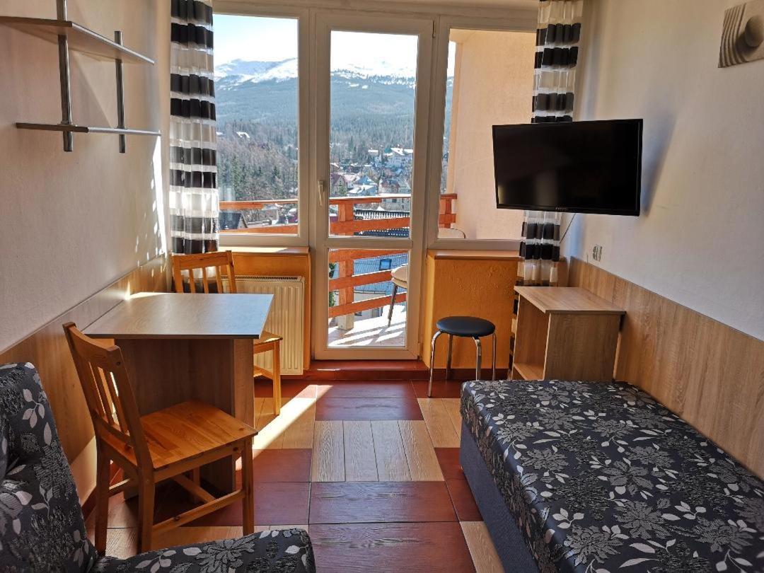 Willa Mona Bed & Breakfast ชกลาร์สกา ปอเรมบา ภายนอก รูปภาพ