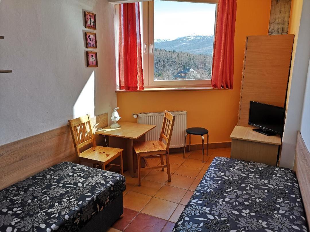 Willa Mona Bed & Breakfast ชกลาร์สกา ปอเรมบา ภายนอก รูปภาพ